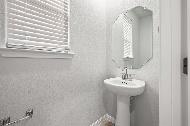 Building Photo - 11516 Maple Leaf Way