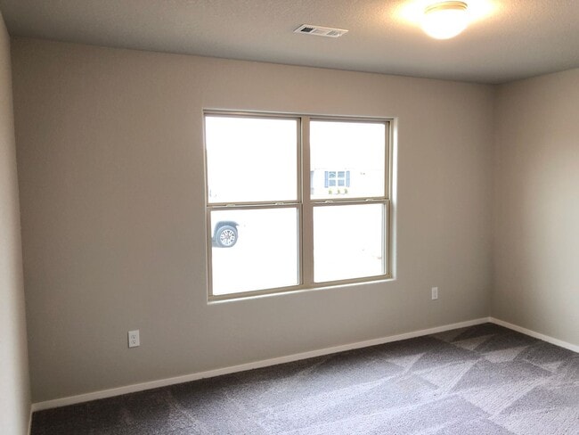 Building Photo - 3 bedroom 2 bath, 2c garage.  very nice home for rent.