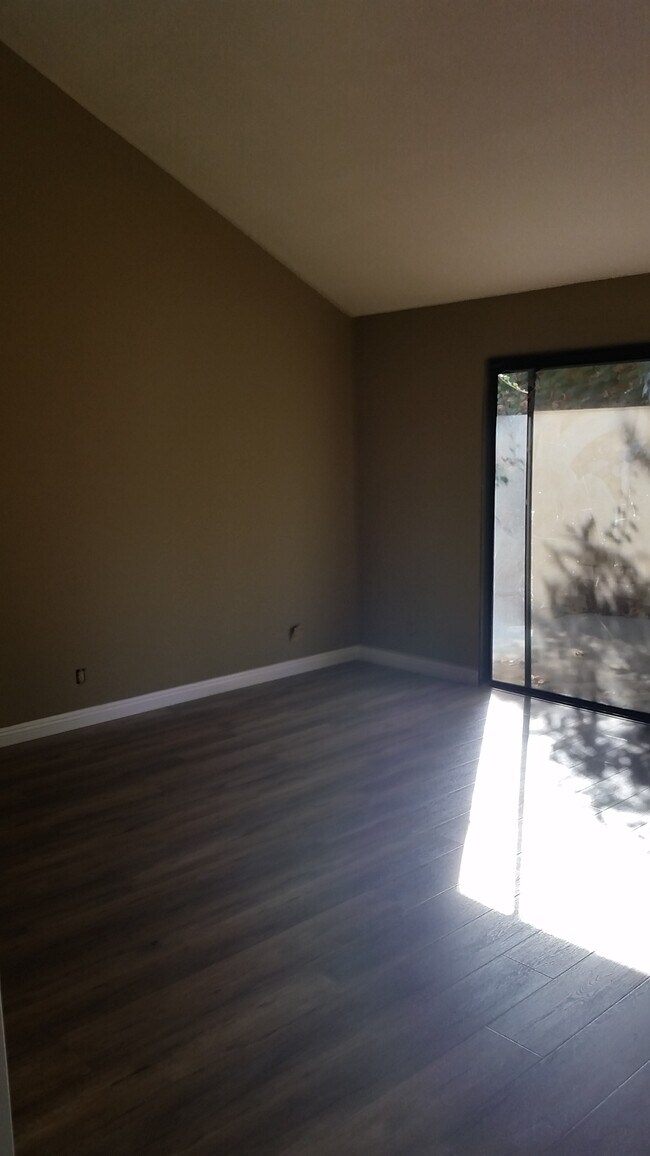 Building Photo - 16268 Glencove Dr