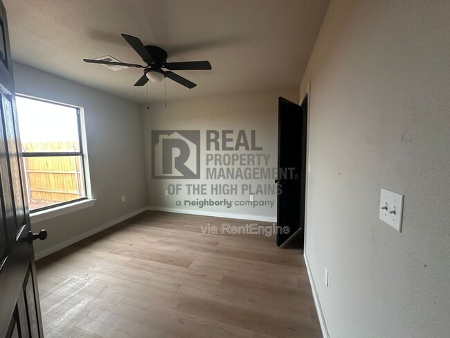 Building Photo - 4780 Clive -