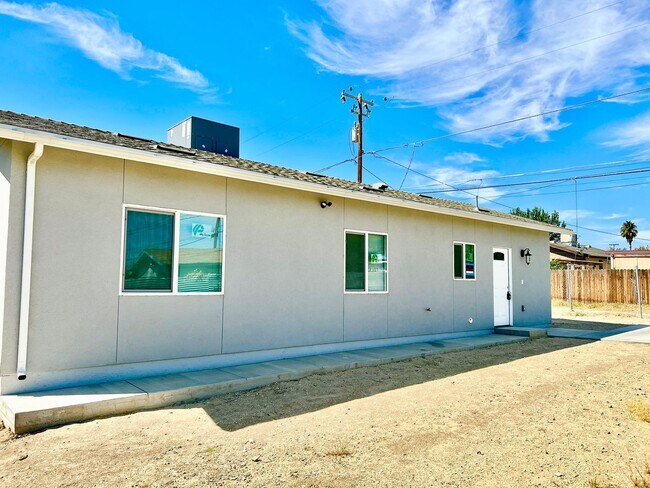 Building Photo - New Construction!