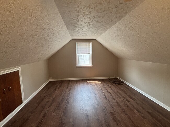 Building Photo - 1548 Thalia Ave