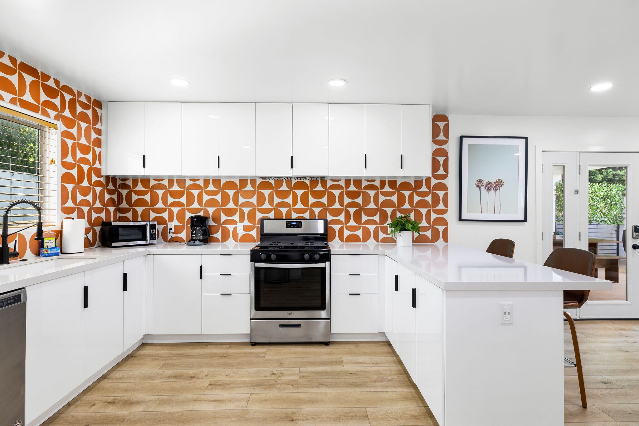 Building Photo - 321 N Gertruda Ave