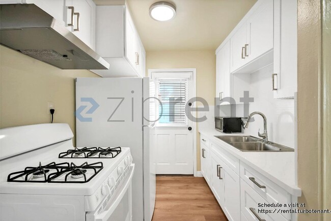 Building Photo - 9226 Palm St