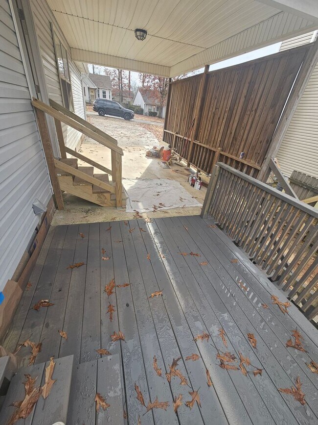 Building Photo - Home in Benton