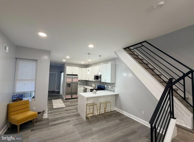 Building Photo - 3841 N Sydenham St