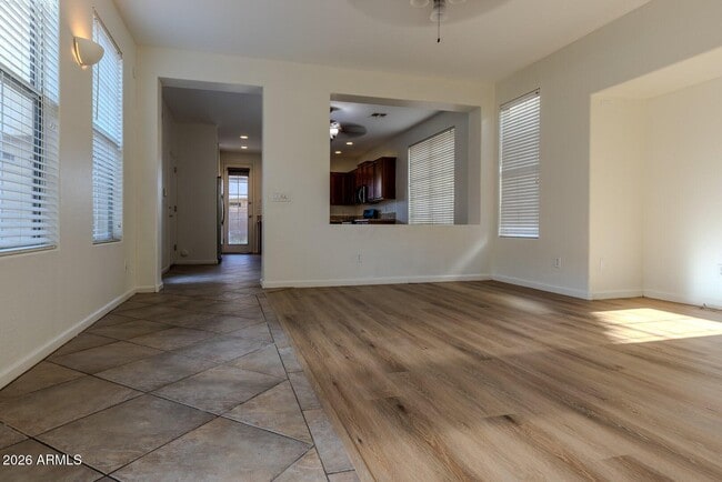 Building Photo - 2051 E Carla Vista Dr