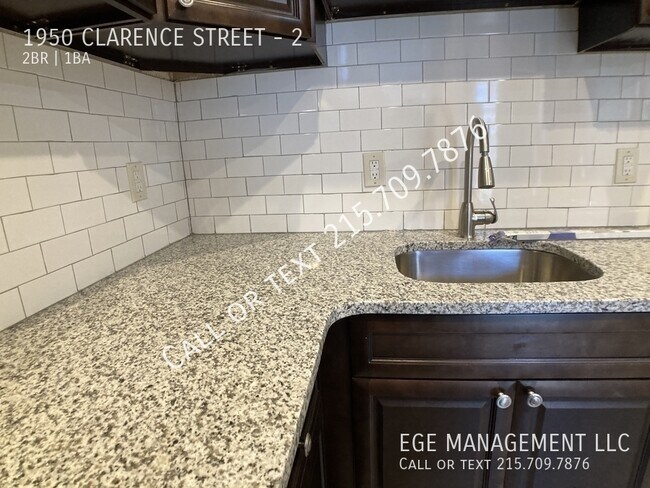 Building Photo - 1950 Clarence St