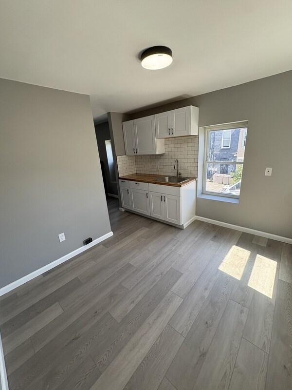 Building Photo - 662 Second Avenue Apt 4