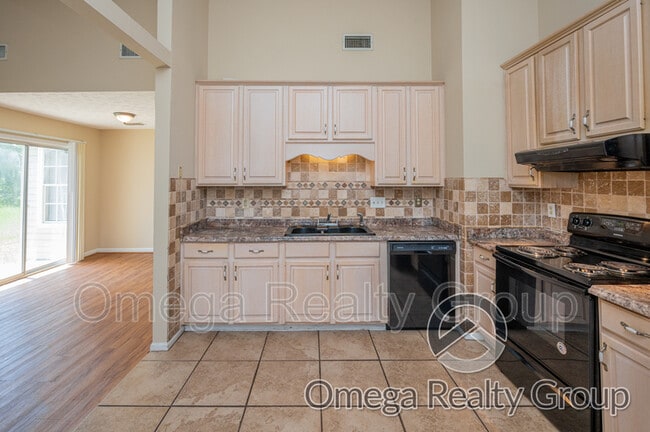 Building Photo - 900 Mister Dr