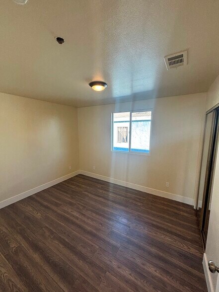 Building Photo - 123 E 88th St