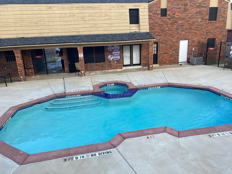 Pine Ridge Apartments All Utilities Paid 4320 Canyon Dr Amarillo TX