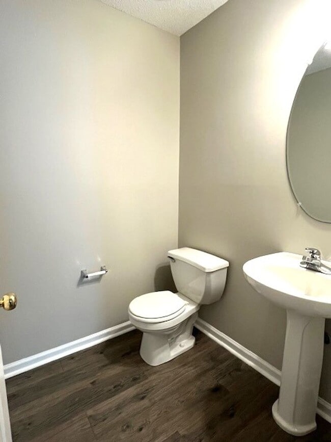 Building Photo - ~~ 4-Bedroom Beauty in Mebane ~~