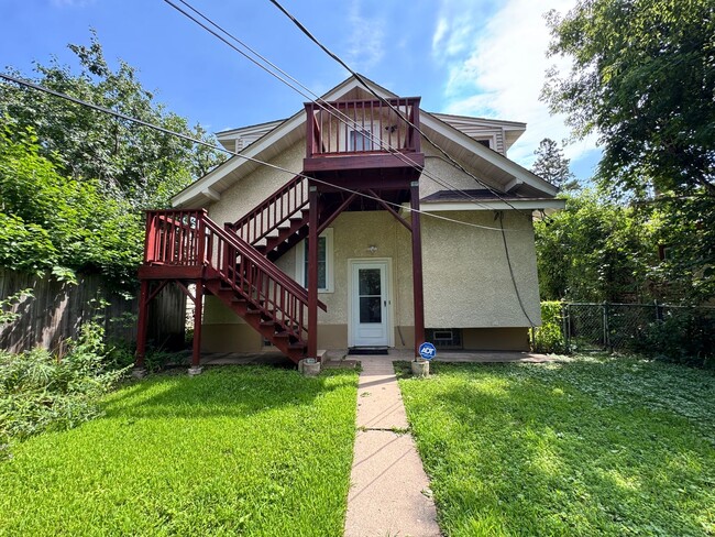 Building Photo - Adorable 1+ Bedroom in Nokomis Available Now!