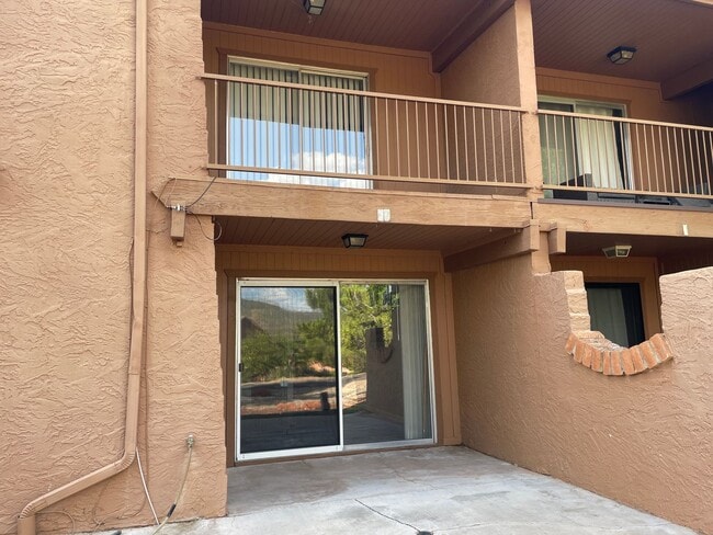 Building Photo - TOWNHOME - VILLAGE OF OAK CREEK - RED ROCK...