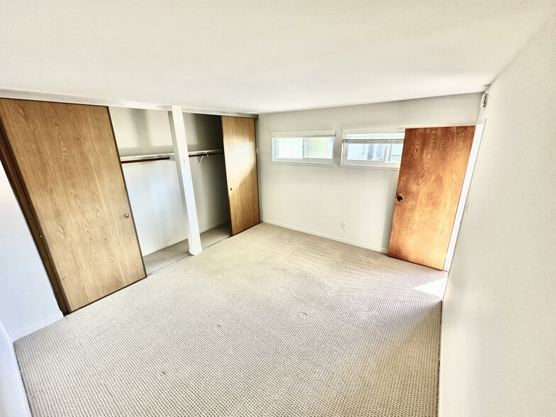 Building Photo - 3877 Howe St