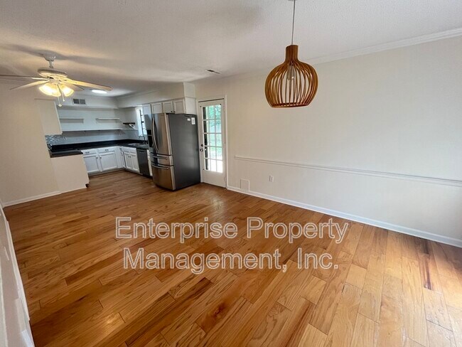Building Photo - 9161 Gainsborough Dr