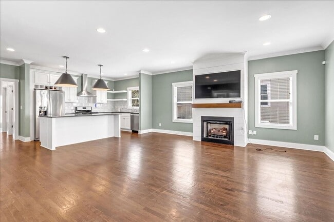 Building Photo - Columbia Avenue Condo