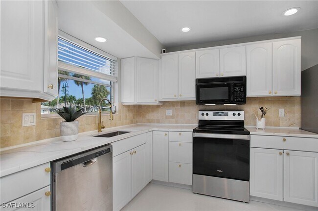 Building Photo - 27 Pebble Beach Blvd