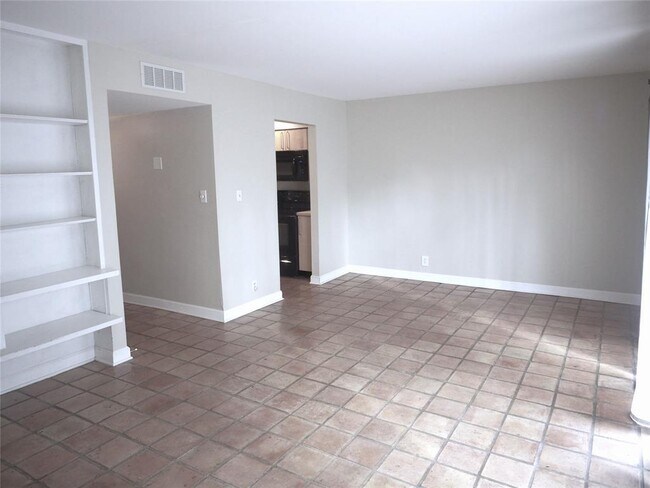 Building Photo - 6473 Hart Ln