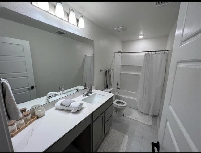 Building Photo - 7311 Gray Catbird Dr