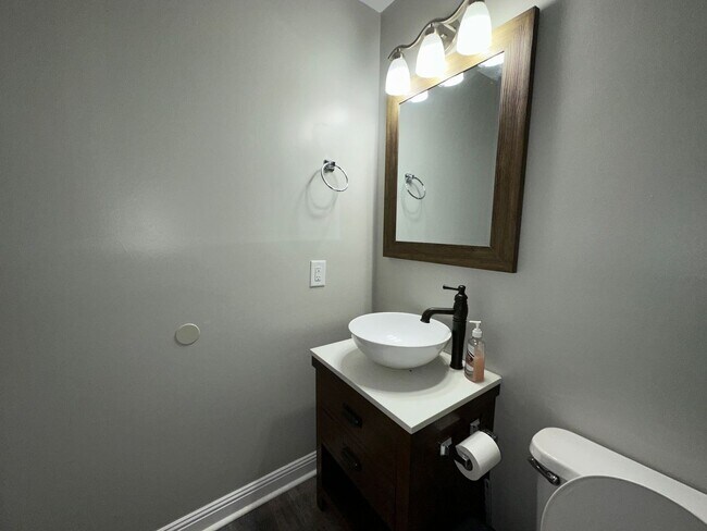 Building Photo - FURNISHED Cotton Hope 2nd floor villa.