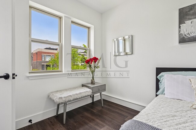 Building Photo - Modern & Brand New 1-Bedroom in Andersonville: Hosting Ready with Luxe Kitchen