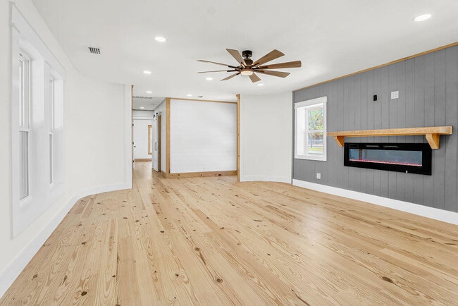 Building Photo - 498 Alabama St