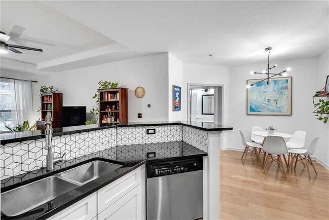 Building Photo - 821 Ralph McGill Blvd NE