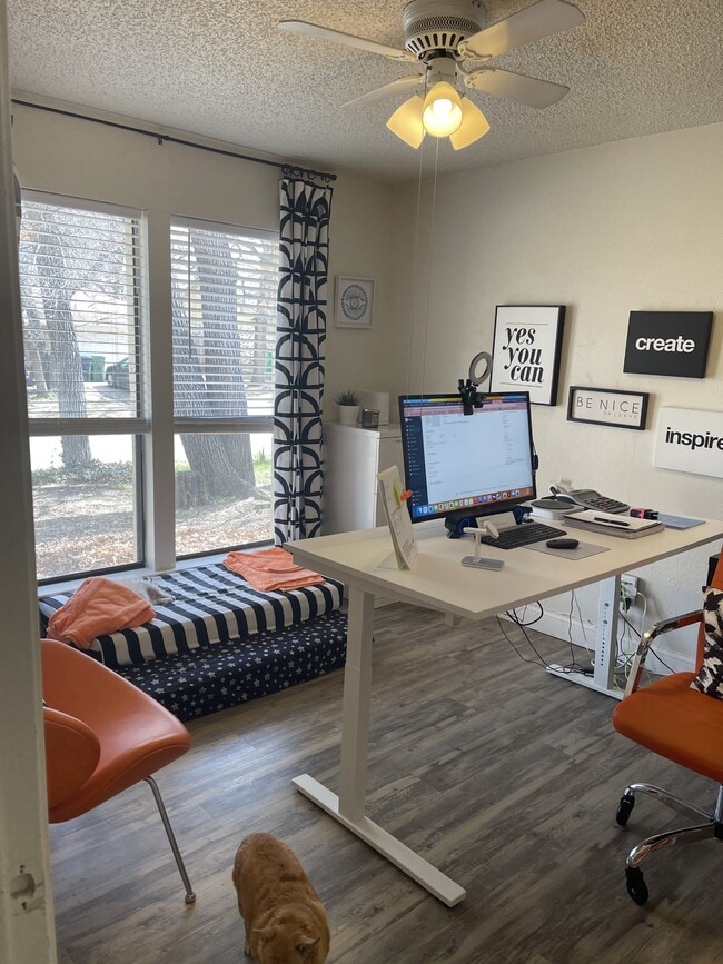 Building Photo - 2516 Oak Hill Dr