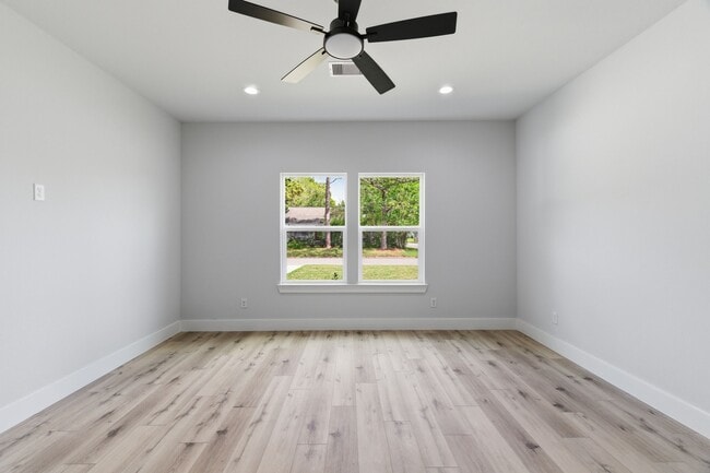 Building Photo - 7040 Kinney St