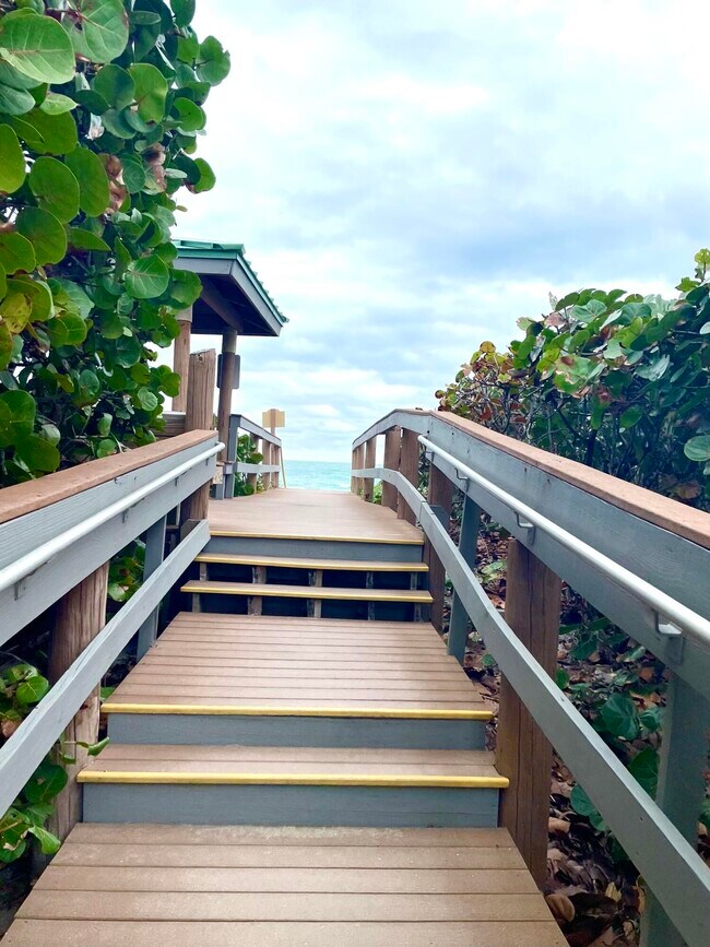 Building Photo - 9940 S Ocean Dr