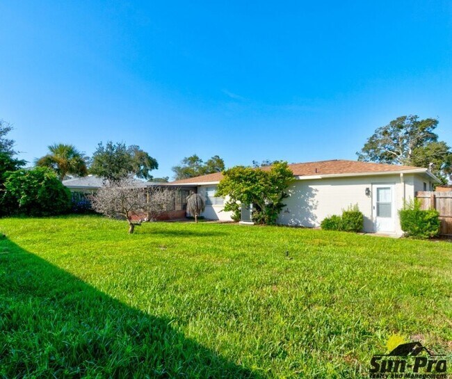 Building Photo - 743 Knollview Blvd