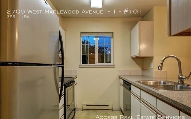 Building Photo - 2709 W Maplewood Ave