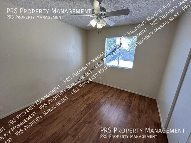 Building Photo - 3147 E Edgewood Ave