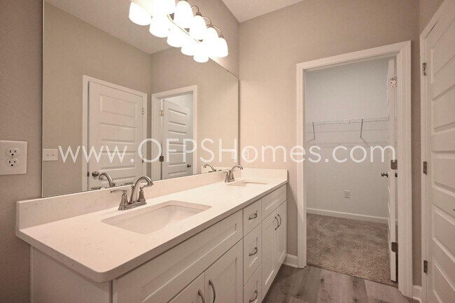 Building Photo - 113 Shady Ln