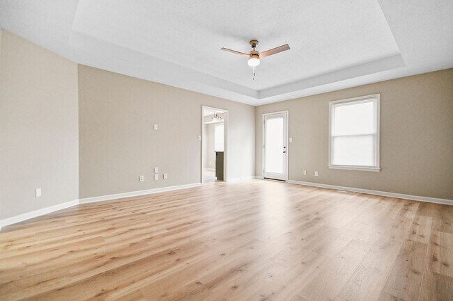 Building Photo - Pet Friendly Three Bedroom!