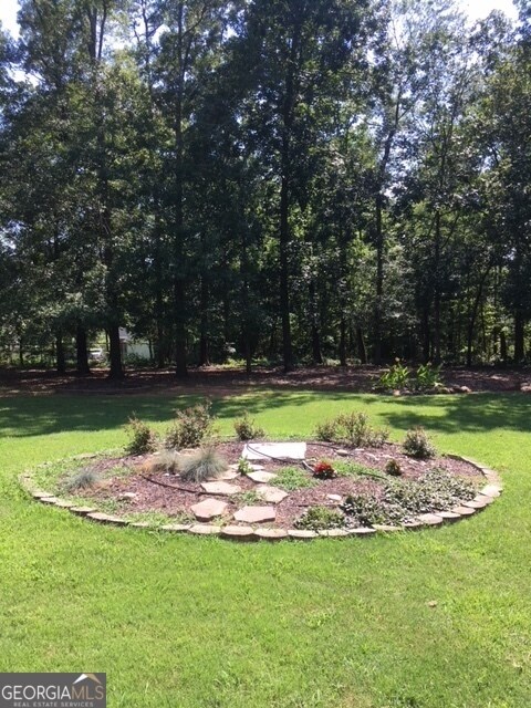 Building Photo - 1150 Lavista Rd