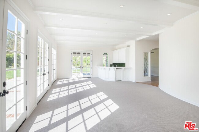 Building Photo - 27437 Winding Way