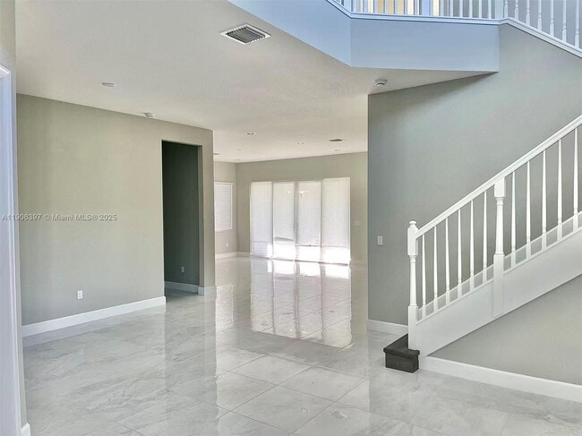 Building Photo - 14982 RedCove Pl