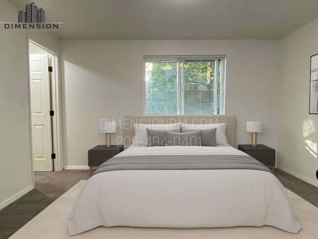 Building Photo - Charming 3 bed 2.5 Bath Duplex in Auburn