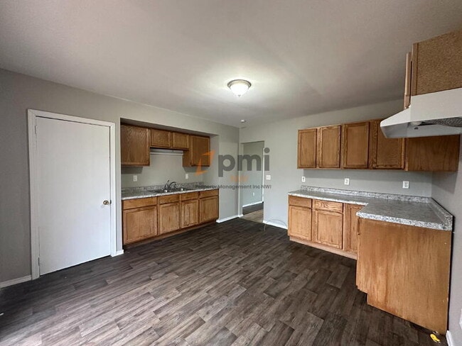 Building Photo - 781 Heritage Rd