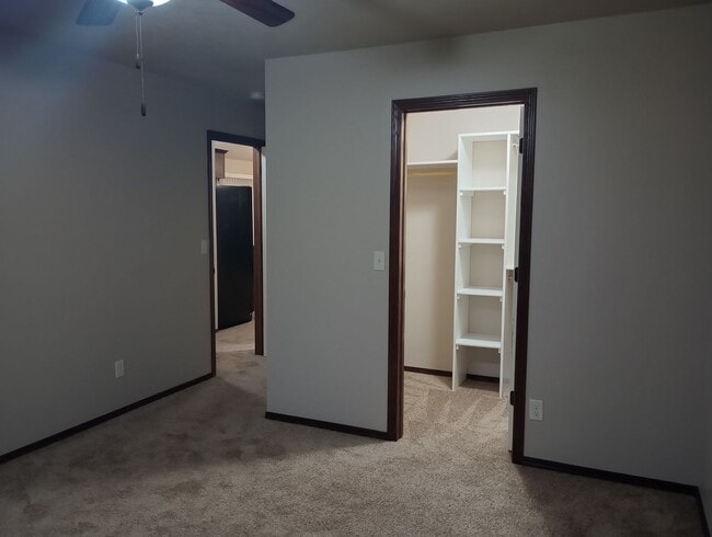 Building Photo - Two bedroom one bathroom w/ single garage