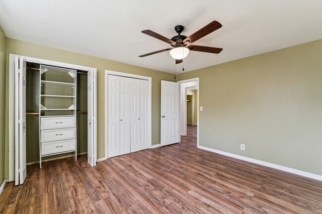 Building Photo - 420 S Five Mile Rd