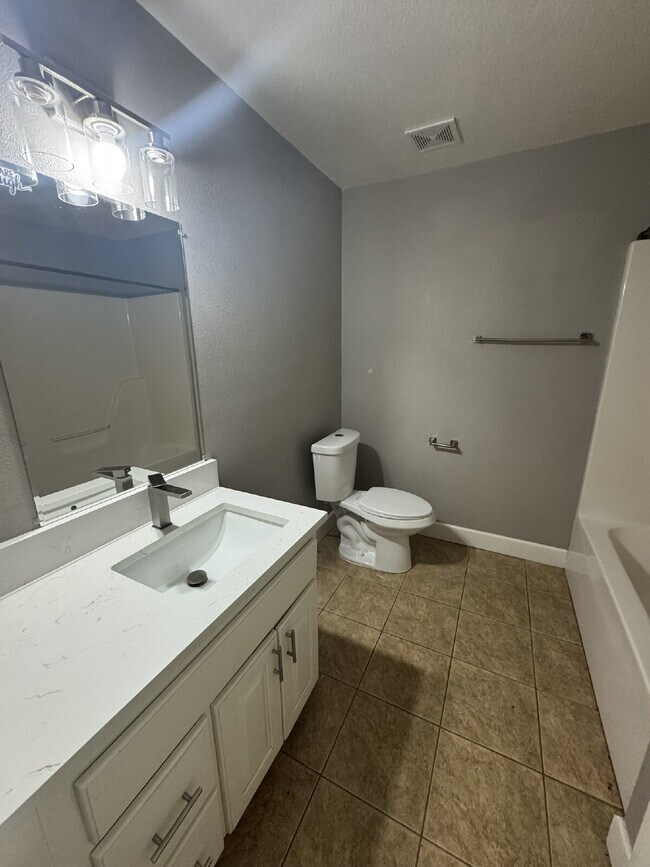 Building Photo - 2729 Lenox Ct