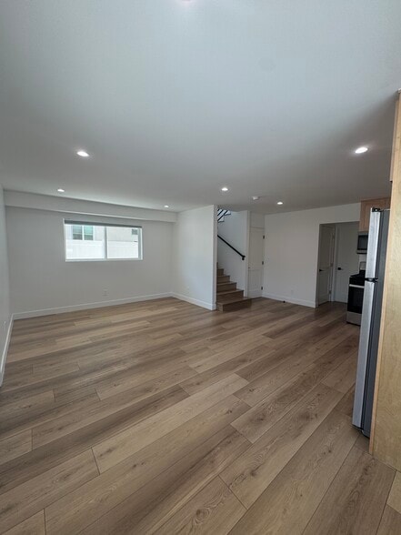 Building Photo - 5436 1/2 Kester Ave