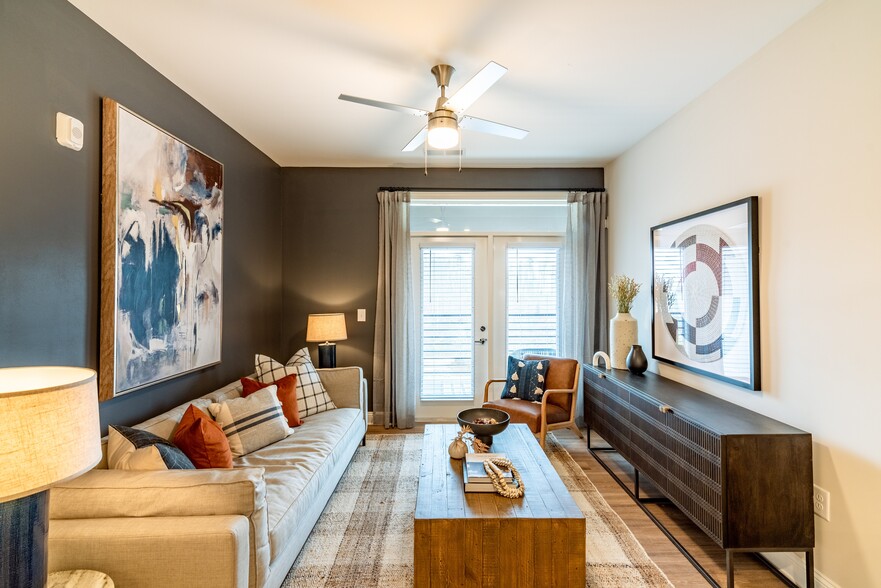 Building Photo - Hawthorne at the Crest