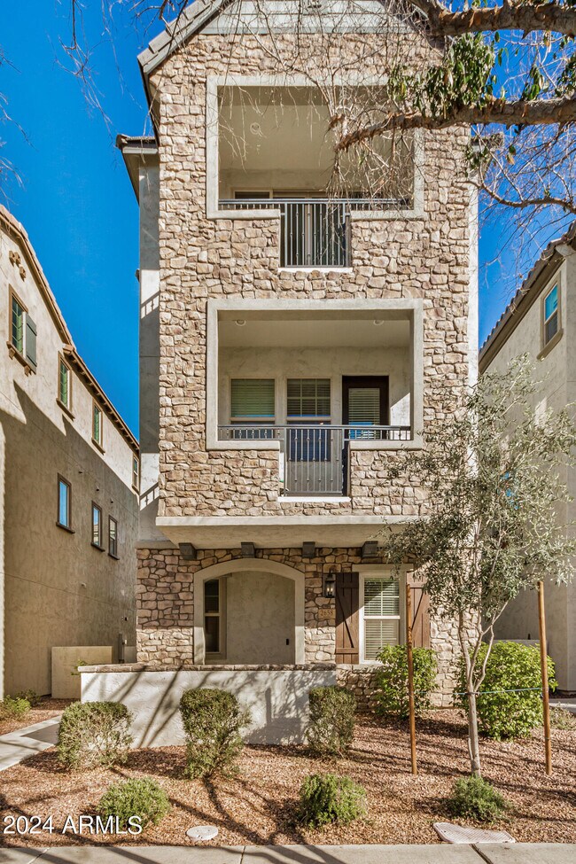 Primary Photo - 2658 S Harmony Ave