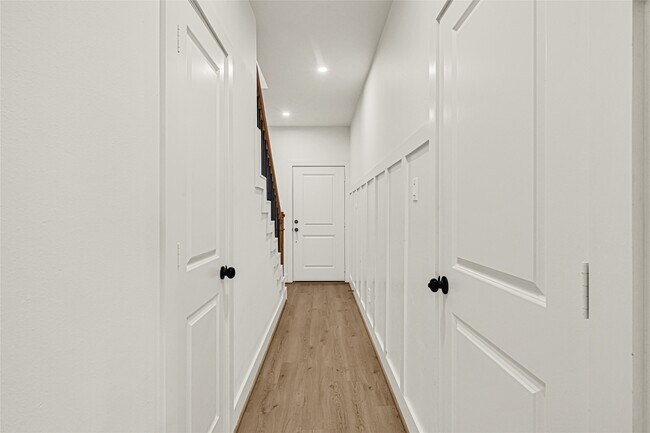 Building Photo - 1405 E 33rd St