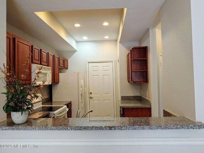 Building Photo - 10200 Belle Rive Blvd